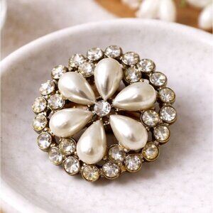 Vintage Faux Pearl Rhinestone Floral Brooch Silver Tone Flower Pin Classic Brida